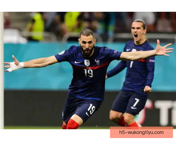 登贝莱身高解析及其对场上速度突破能力的深度影响与战术价值评估 登贝莱身高解析及其对场上速度突破能力的深度影响与战术价值评估